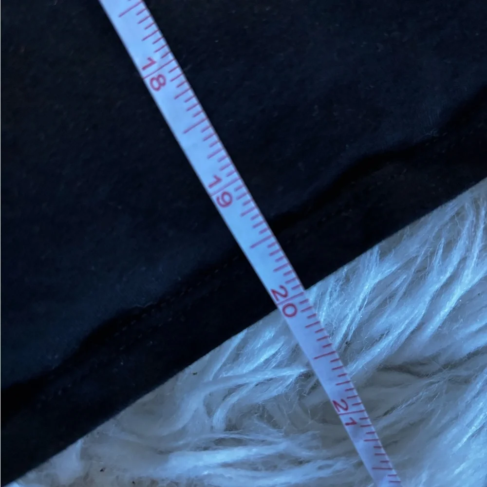 Organic Generation Cowgirl Tassel Sleeve Graphic Black Crop T-Shirt - Picture 10 of 12